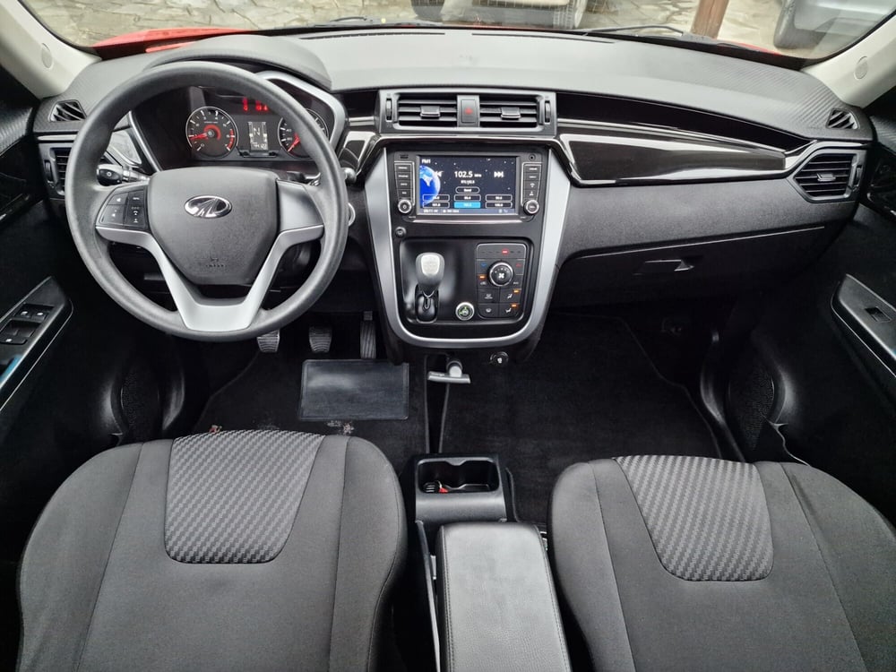 Mahindra KUV100 usata a Torino (9)