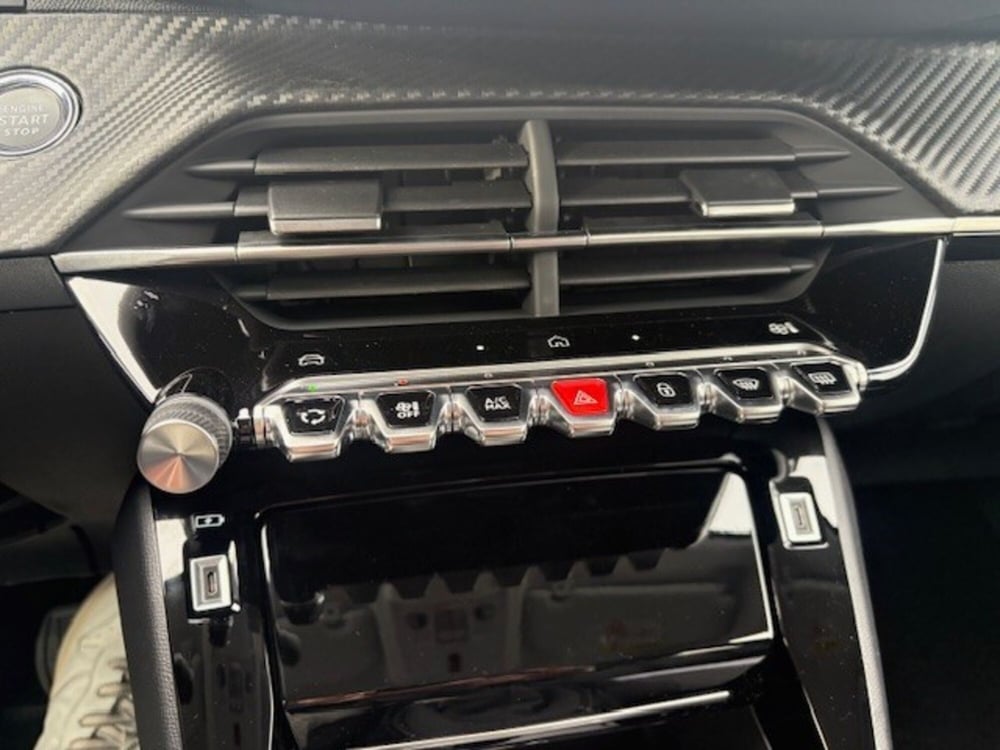 Peugeot 208 nuova a Varese (15)
