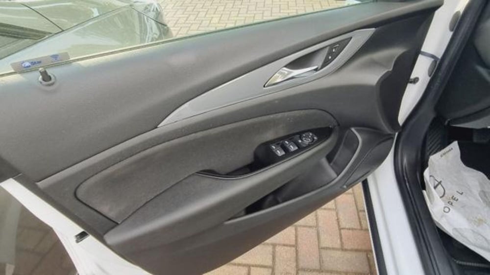 Opel Insignia Station Wagon usata a Savona (12)