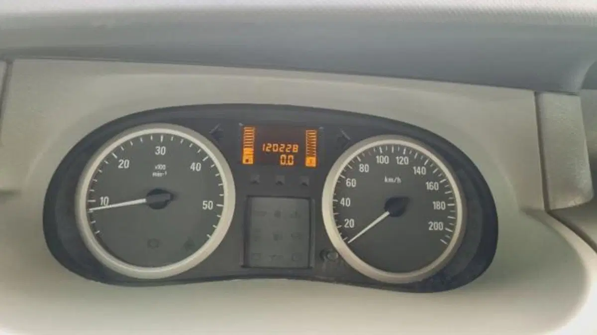 Opel Vivaro Furgone usata a Savona (14)