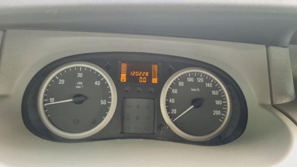 Opel Vivaro Furgone usata a Savona (14)
