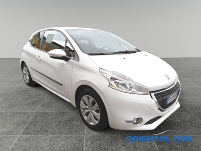 Peugeot 208 VTi 82 CV 3 porte Allure del 2013 usata a La Spezia