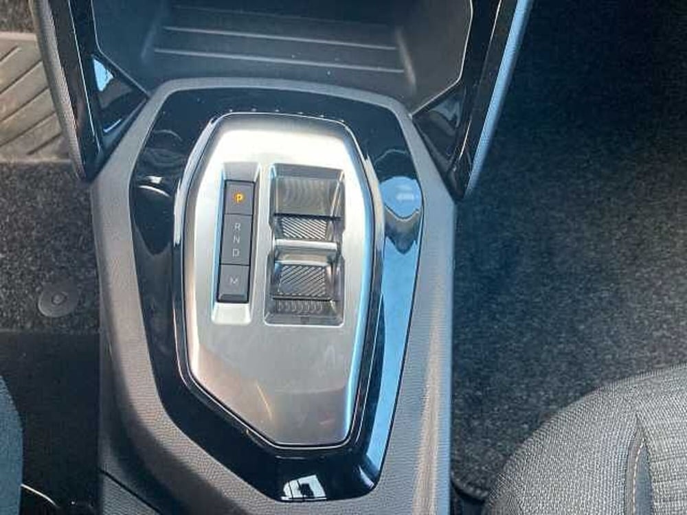 Peugeot 208 nuova a Messina (10)