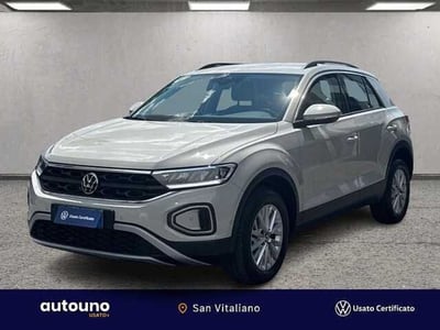 Volkswagen T-Roc 1.0 TSI Life del 2023 usata a Casoria