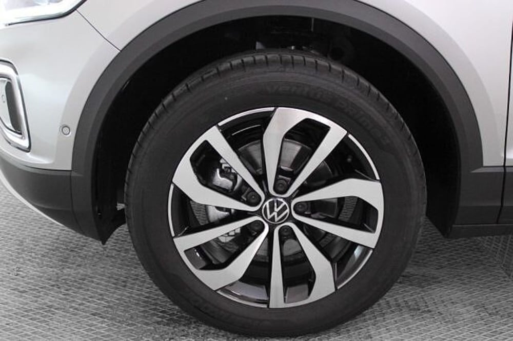 Volkswagen T-Roc Cabrio nuova a Novara (17)