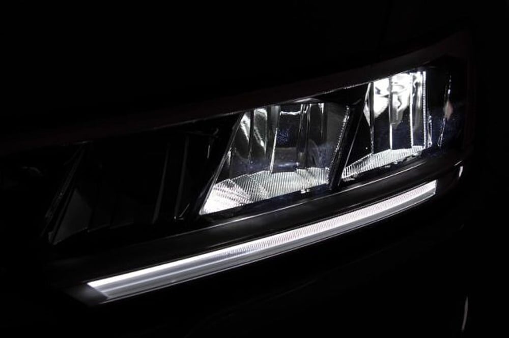 Volkswagen T-Roc Cabrio nuova a Novara (17)