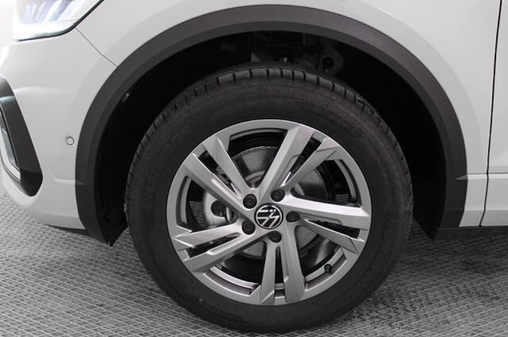 Volkswagen T-Roc Cabrio nuova a Novara (18)