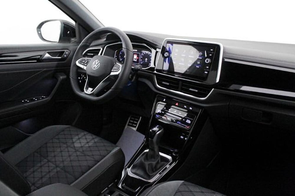 Volkswagen T-Roc Cabrio nuova a Novara (6)