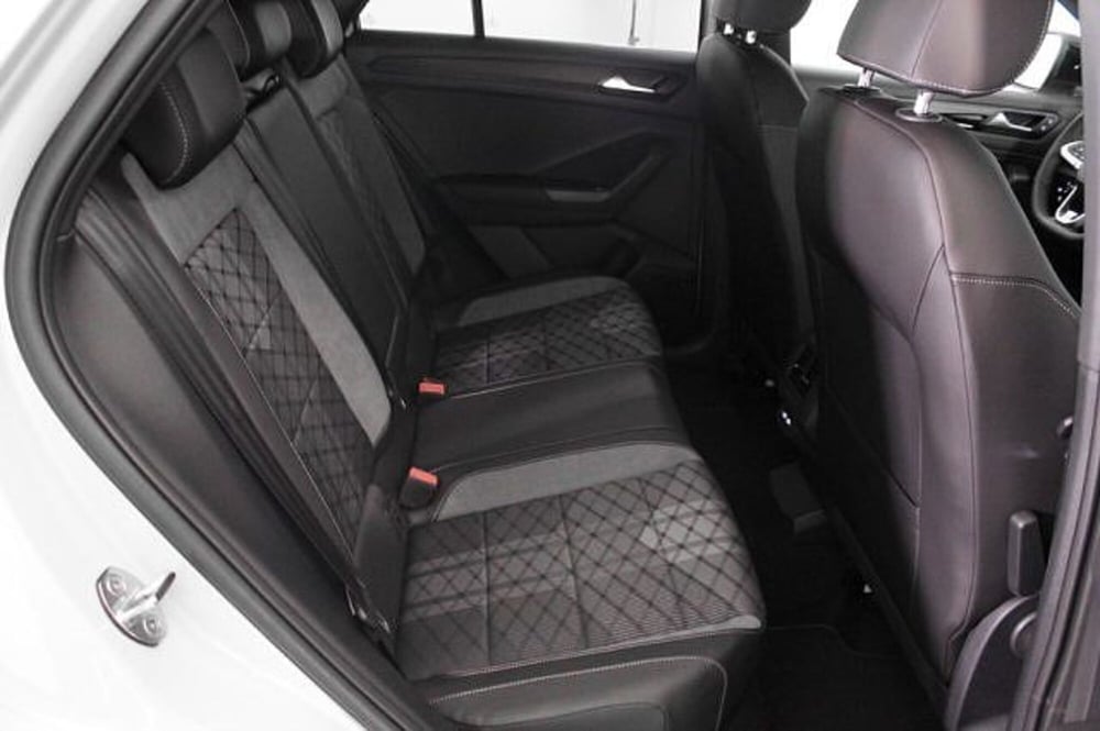 Volkswagen T-Roc Cabrio nuova a Novara (9)