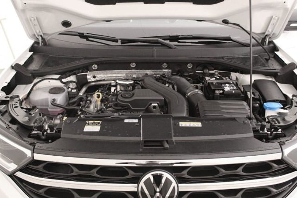 Volkswagen T-Roc Cabrio nuova a Novara (11)