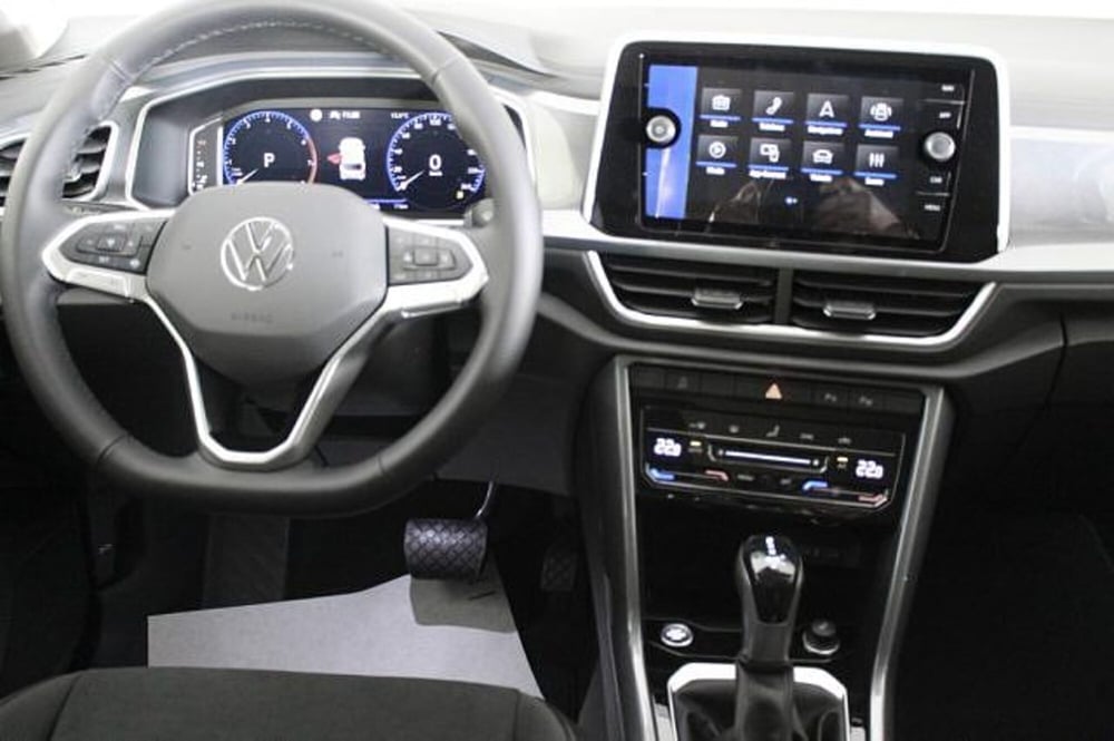 Volkswagen T-Roc Cabrio nuova a Novara (6)