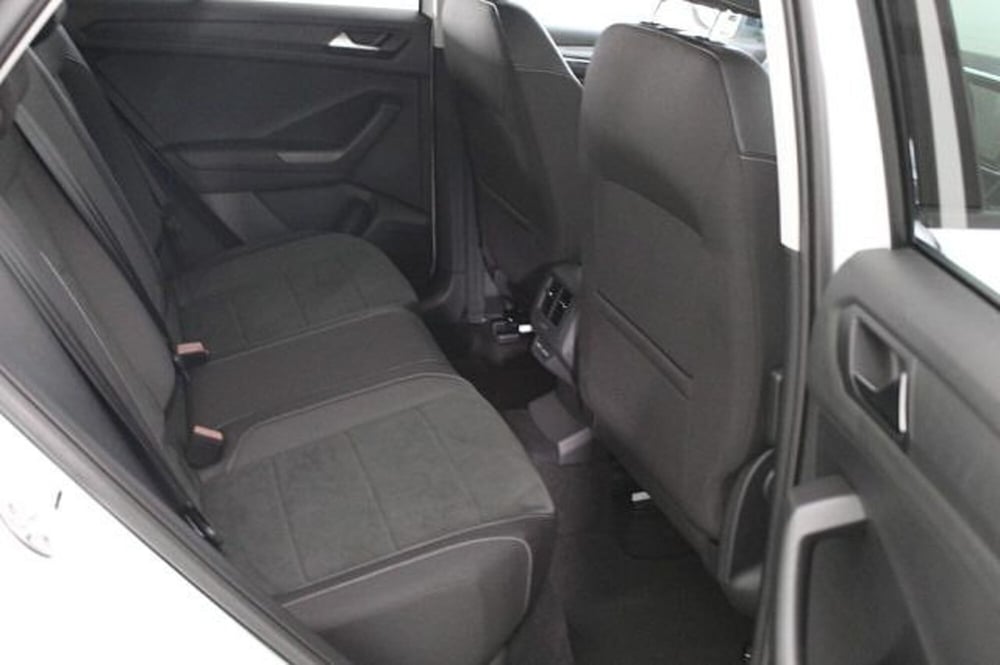 Volkswagen T-Roc Cabrio nuova a Novara (9)