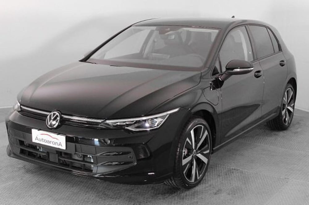 Volkswagen Golf nuova a Novara