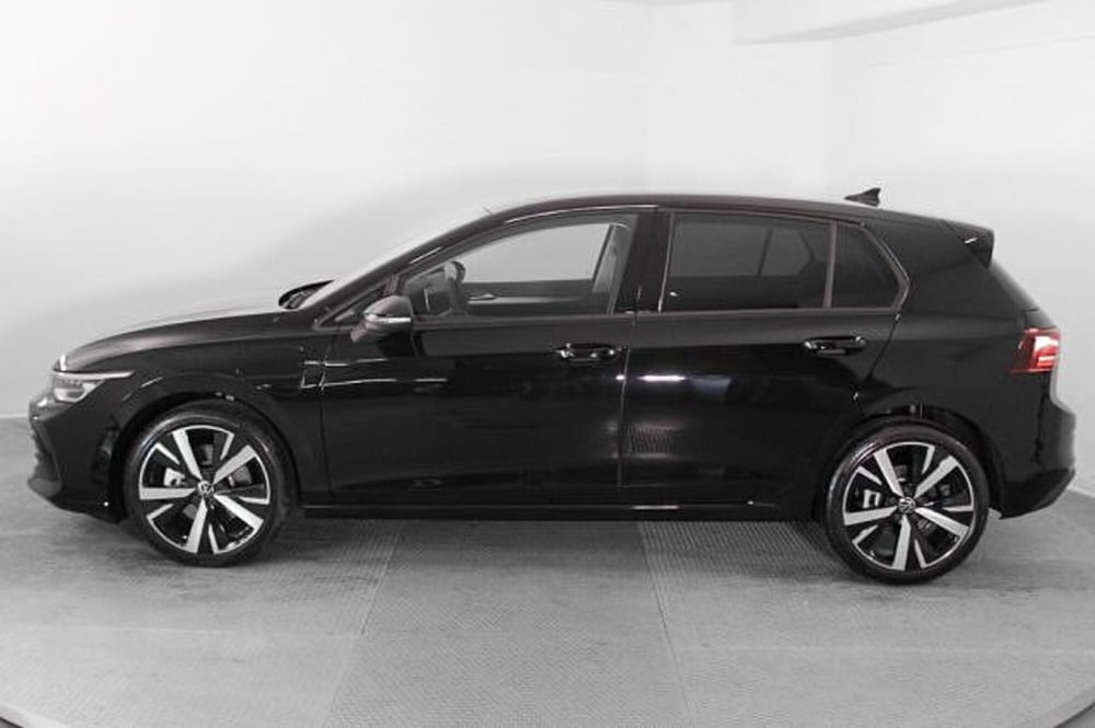 Volkswagen Golf nuova a Novara (3)