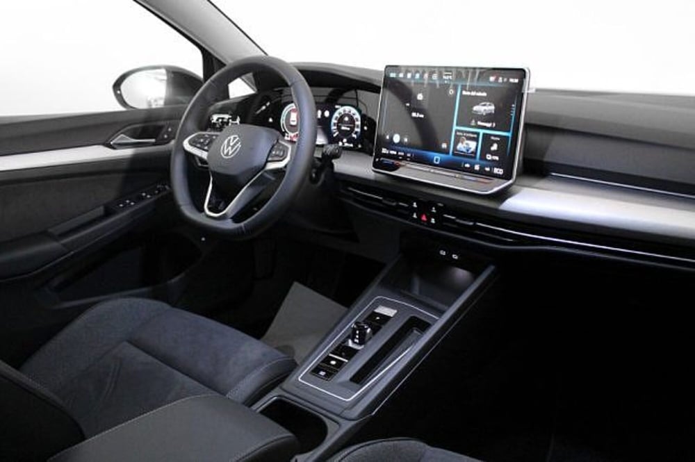 Volkswagen Golf nuova a Novara (6)