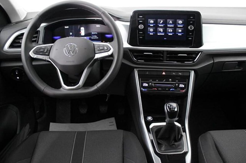 Volkswagen T-Roc nuova a Novara (7)