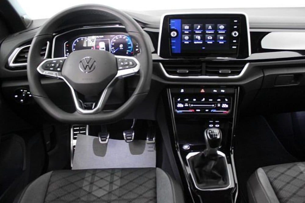 Volkswagen T-Roc Cabrio nuova a Novara (7)