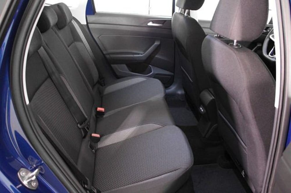 Volkswagen Taigo nuova a Novara (9)