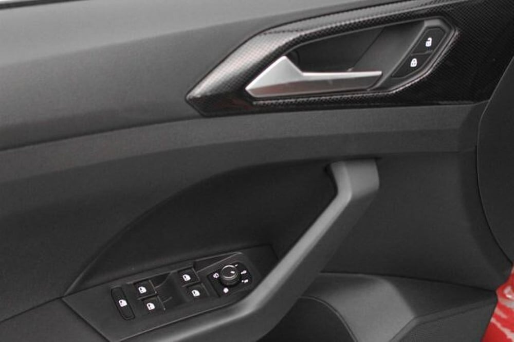 Volkswagen T-Cross nuova a Novara (12)