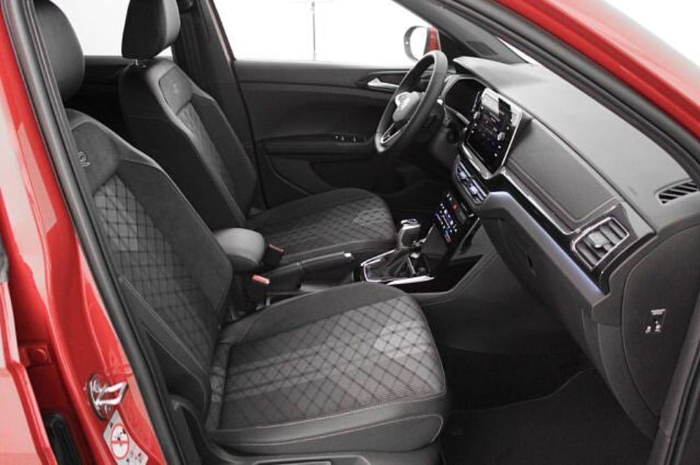 Volkswagen T-Cross nuova a Novara (8)