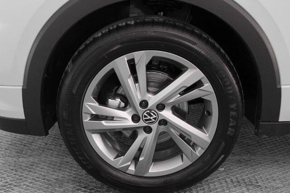 Volkswagen T-Cross nuova a Novara (16)