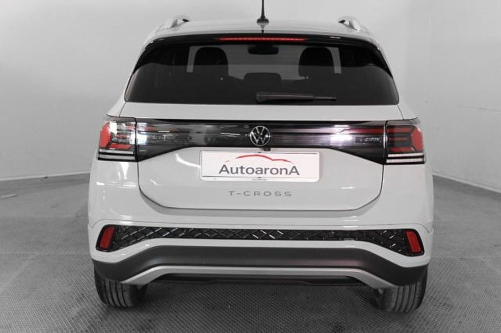 Volkswagen T-Cross nuova a Novara (5)