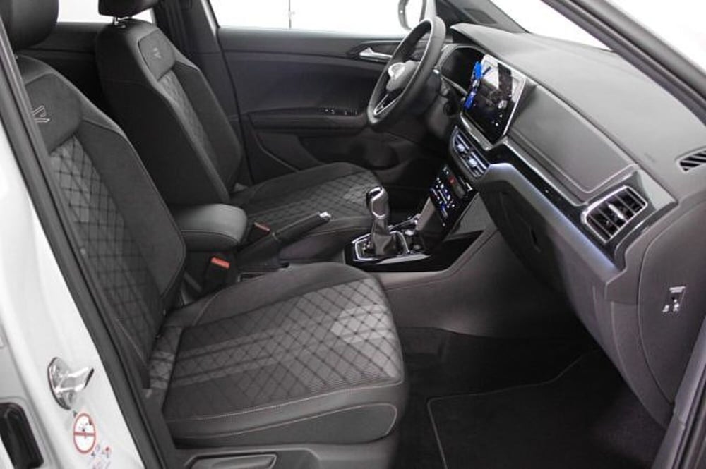 Volkswagen T-Cross nuova a Novara (8)
