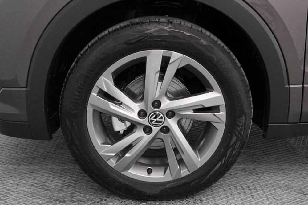 Volkswagen T-Cross nuova a Novara (17)