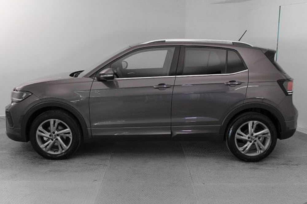 Volkswagen T-Cross nuova a Novara (3)