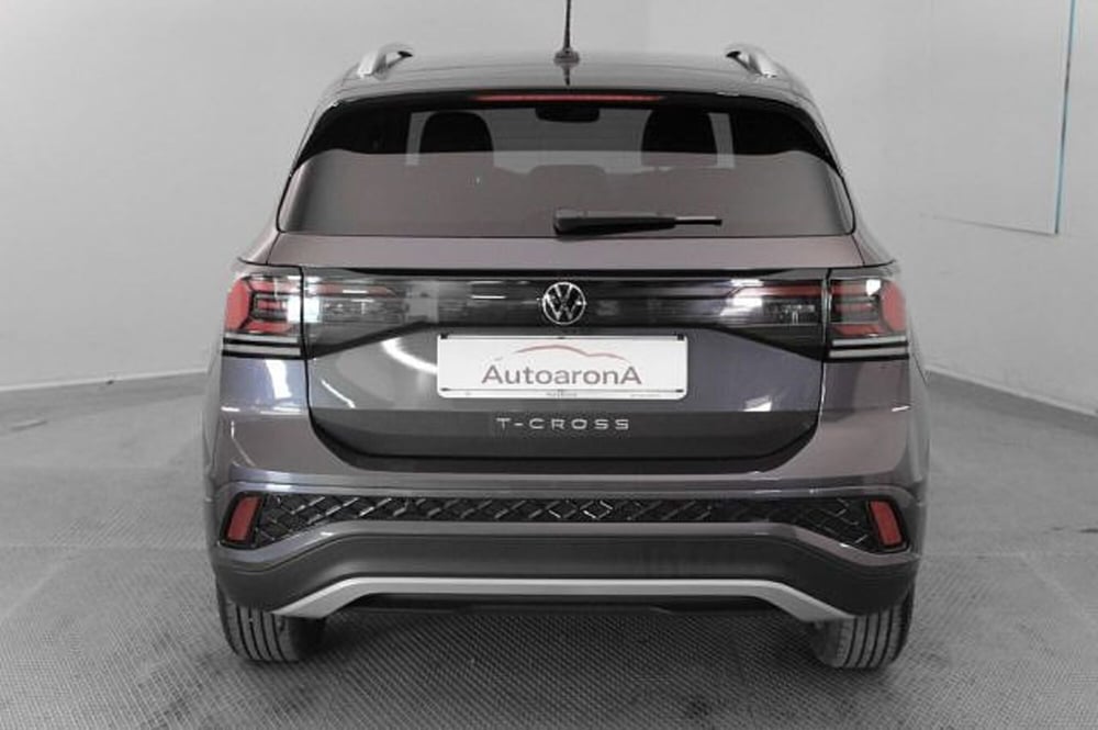 Volkswagen T-Cross nuova a Novara (5)