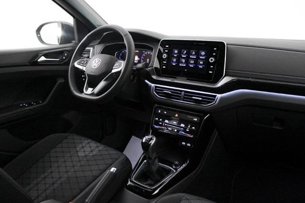 Volkswagen T-Cross nuova a Novara (6)
