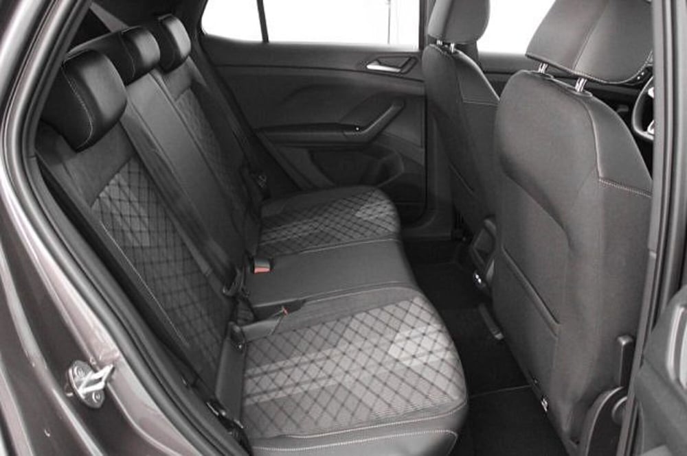 Volkswagen T-Cross nuova a Novara (9)