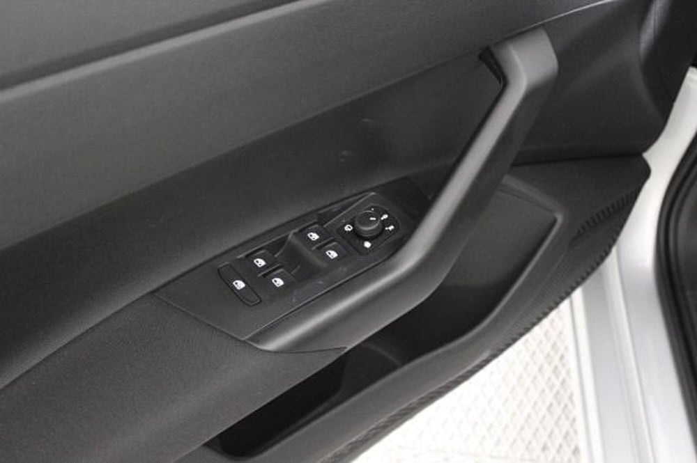 Volkswagen Polo nuova a Novara (12)