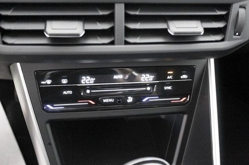 Volkswagen Polo nuova a Novara (13)