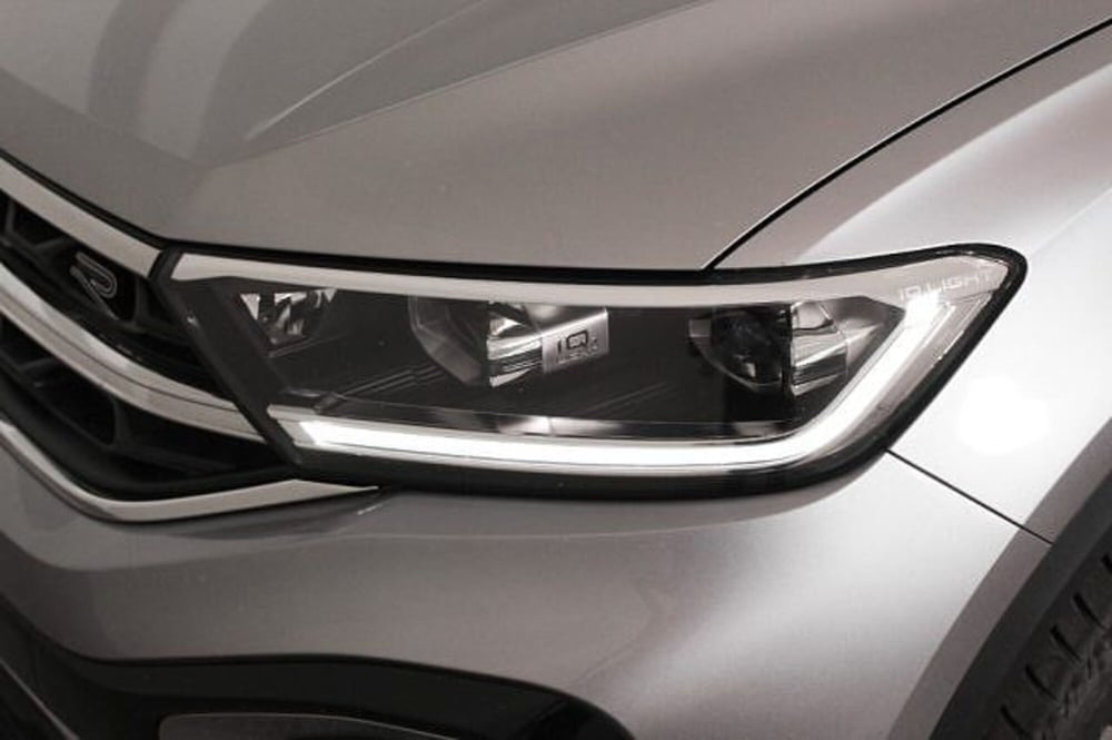 Volkswagen T-Roc Cabrio nuova a Novara (14)