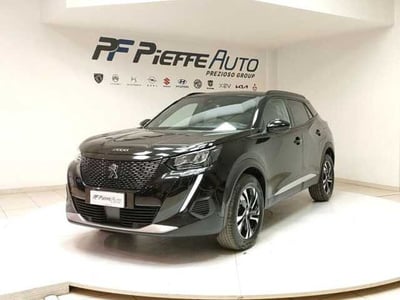 Peugeot 2008 PureTech 130 S&amp;S Allure Pack del 2023 usata a Teramo
