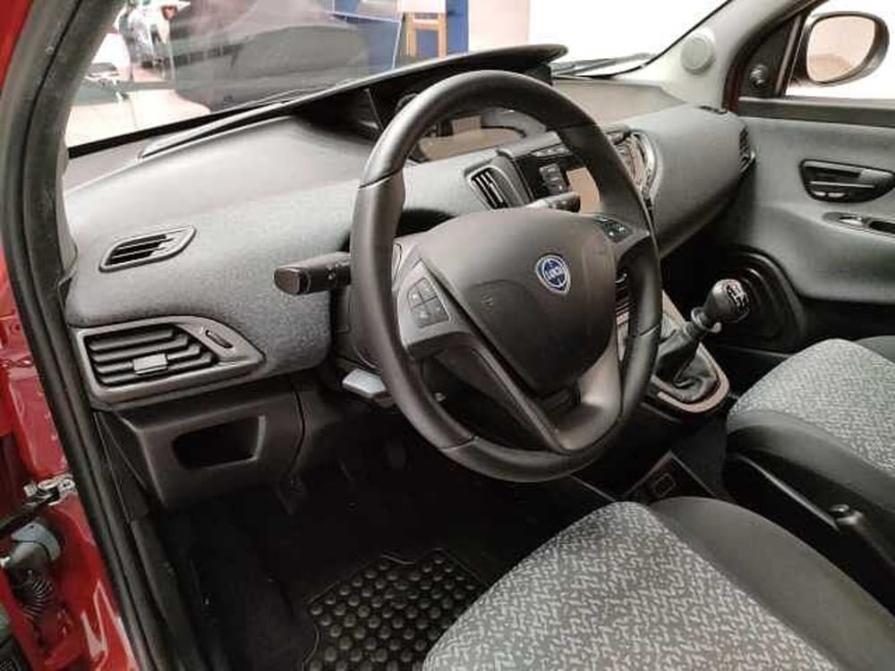 Lancia Ypsilon usata a Teramo (11)