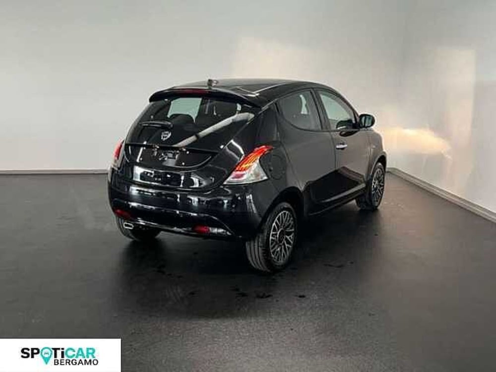 Lancia Ypsilon nuova a Bergamo (11)