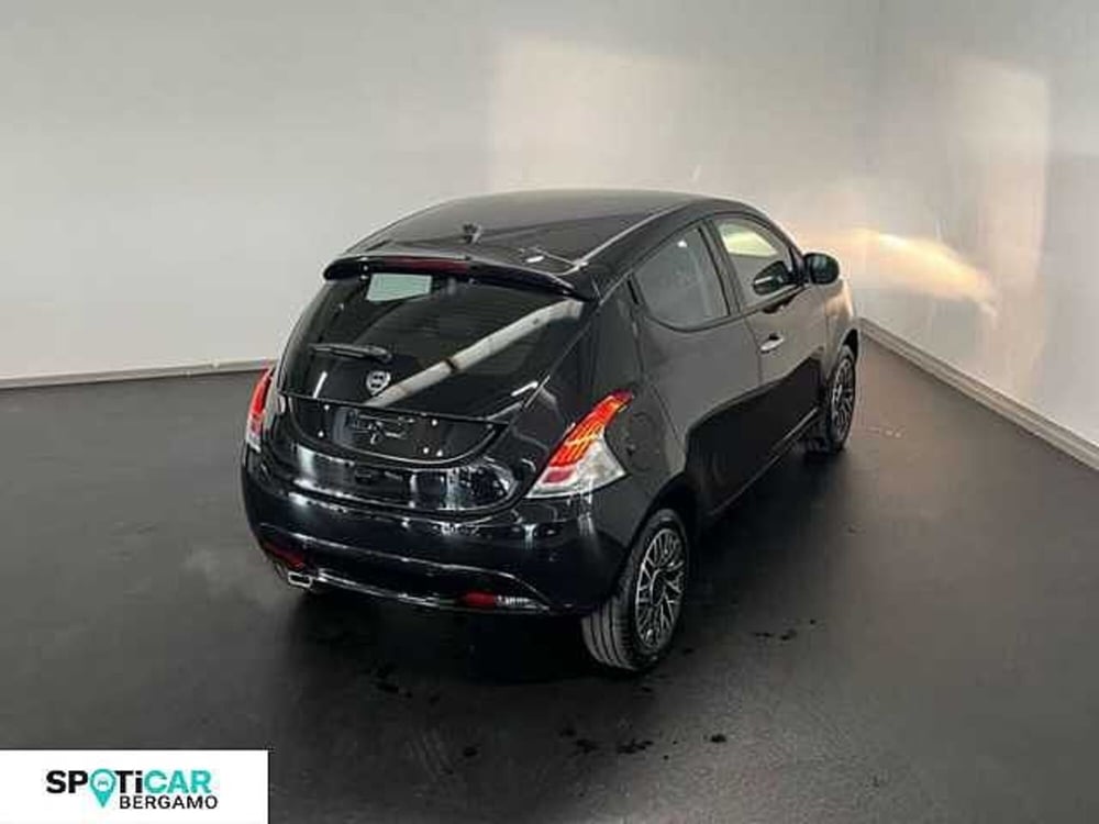 Lancia Ypsilon nuova a Bergamo (12)