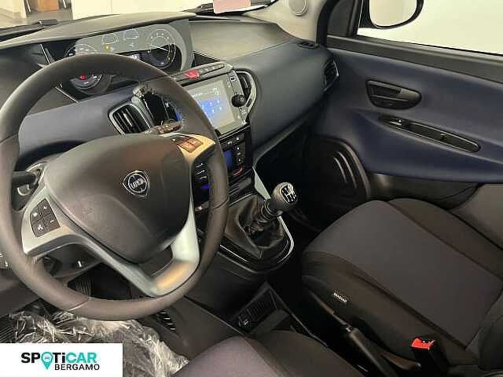 Lancia Ypsilon nuova a Bergamo (9)