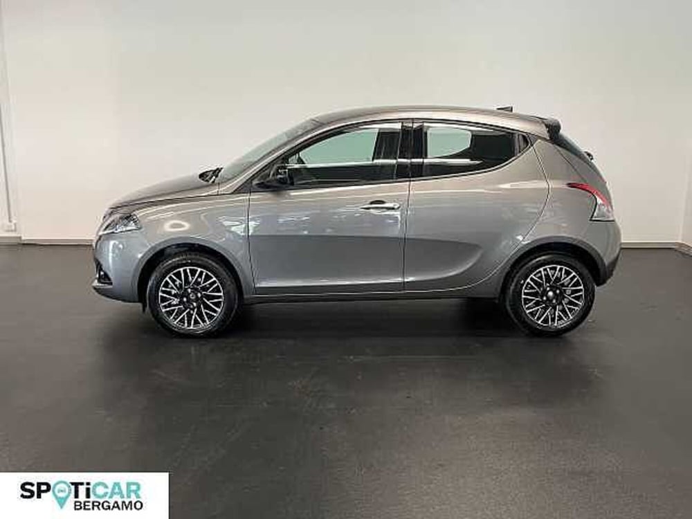 Lancia Ypsilon nuova a Bergamo (4)