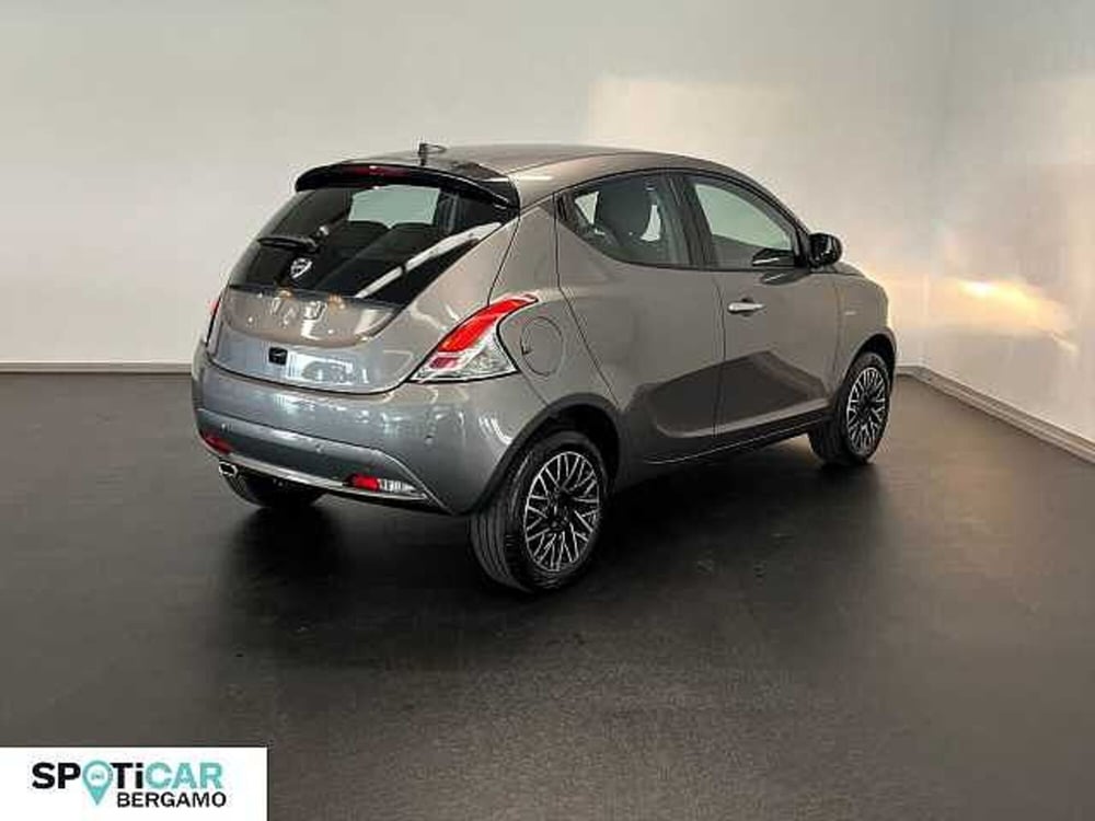 Lancia Ypsilon nuova a Bergamo (5)