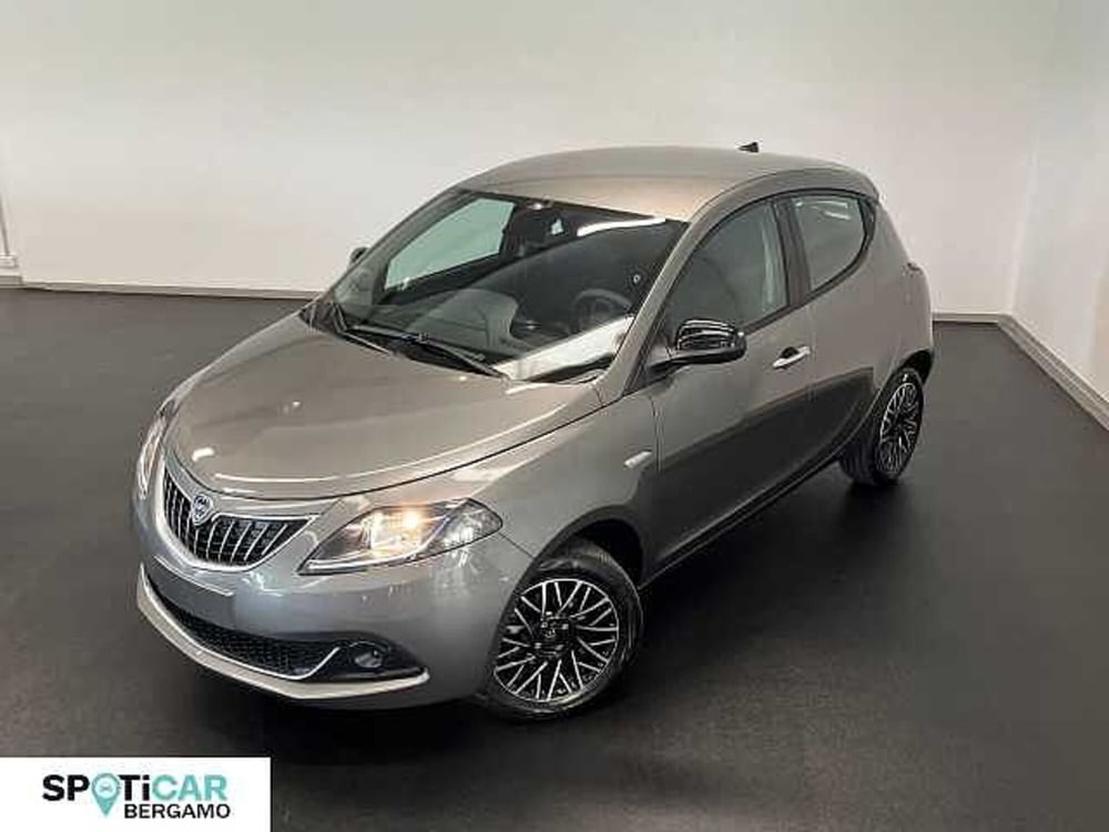 Lancia Ypsilon nuova a Bergamo (2)
