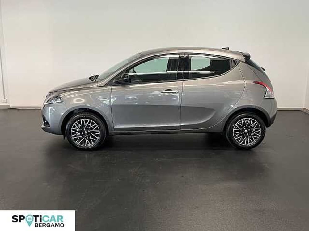 Lancia Ypsilon nuova a Bergamo (4)
