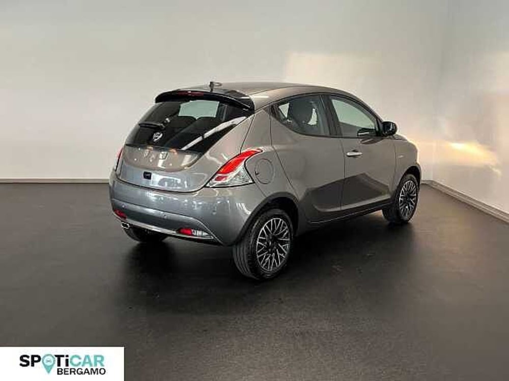 Lancia Ypsilon nuova a Bergamo (5)