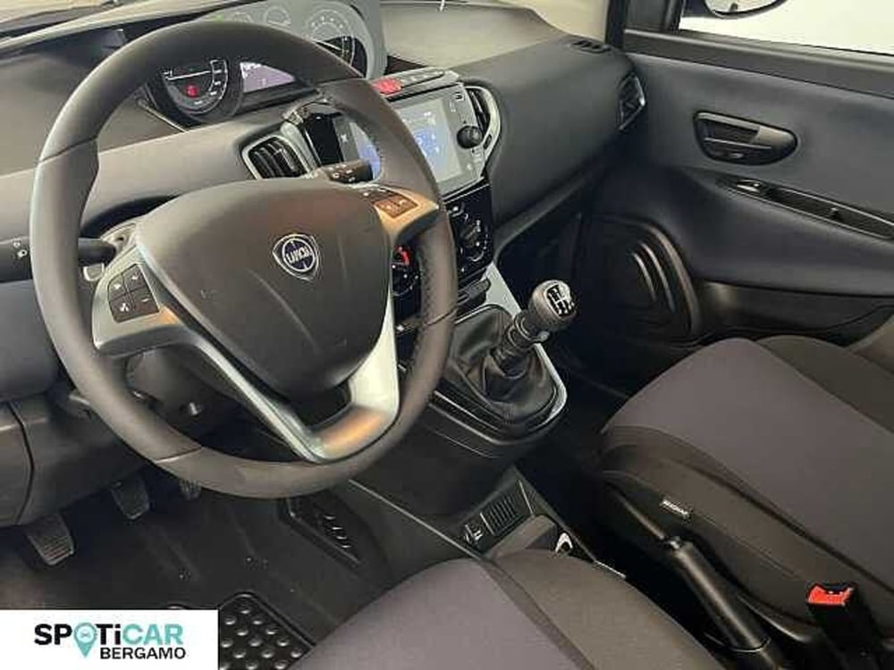 Lancia Ypsilon nuova a Bergamo (8)