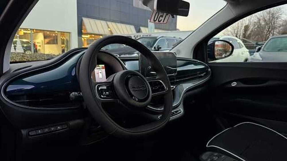 Fiat 500e nuova a Milano (12)