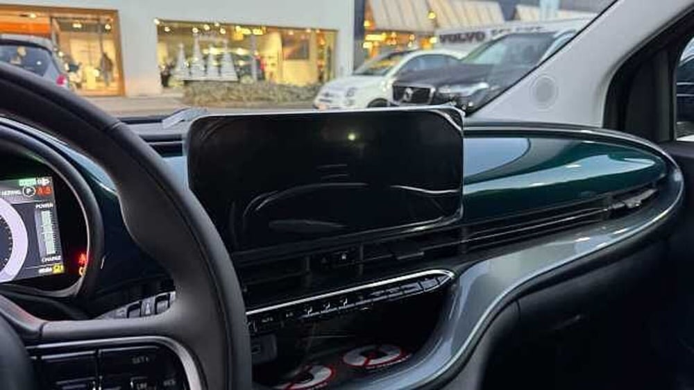 Fiat 500e nuova a Milano (16)