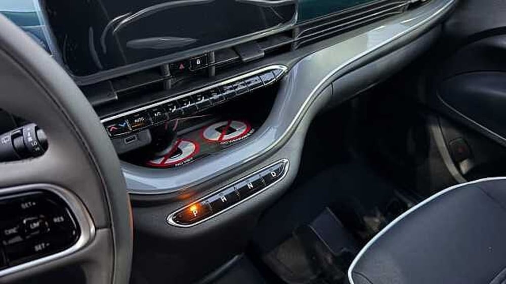 Fiat 500e nuova a Milano (17)