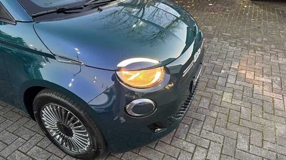 Fiat 500e nuova a Milano (19)